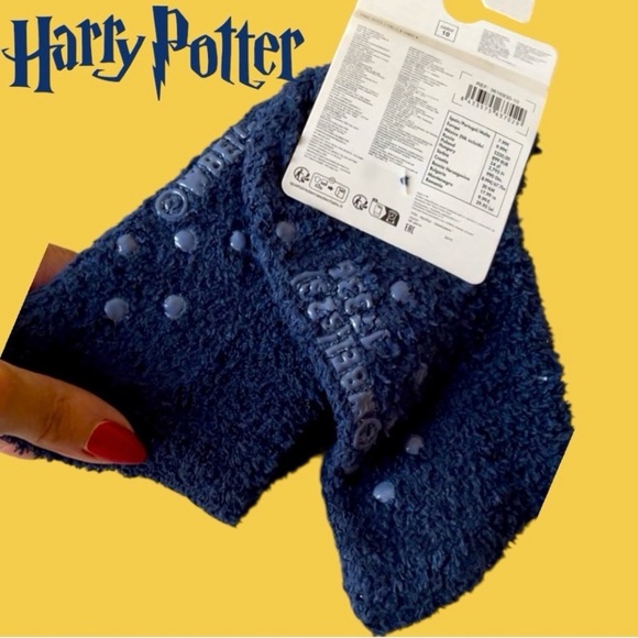 Harry Potter Navy Fuzzy Socks - Picture 4 of 8
